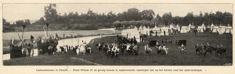 98542 Afbeelding van een scène uit het openluchtspel Willem van Holland, opgevoerd op een feestterrein tussen de ...